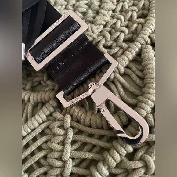 Harvey’s Seatbelt Bag Strap - Picture 2 of 5